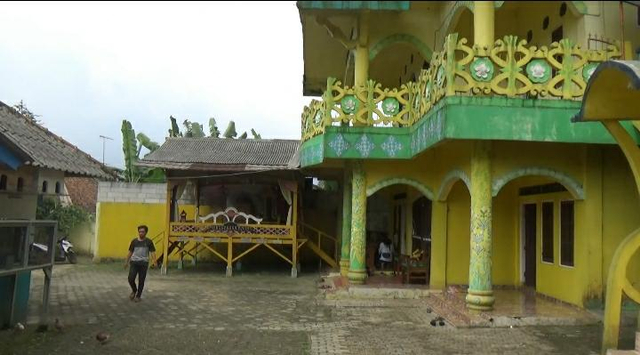 Rumah Iskandar, Raja Angling Dharma di dalam kompeks Istana Kerajaan Angling Dharma. Foto: Dok. Istimewa