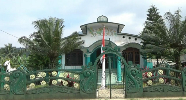 Melihat Lebih Dekat 'Istana' Kerajaan Angling Dharma di Pandeglang (273552)