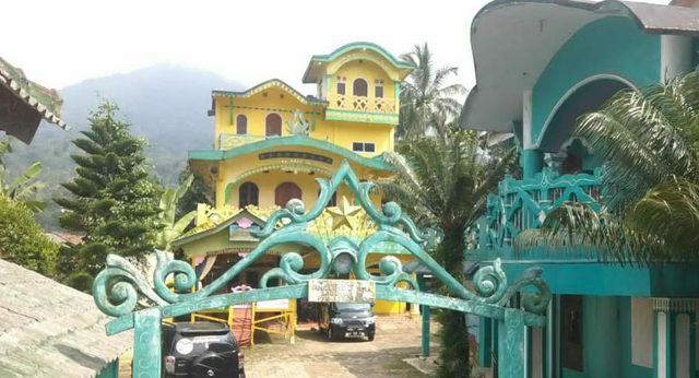 Melihat Lebih Dekat 'Istana' Kerajaan Angling Dharma di Pandeglang (273548)