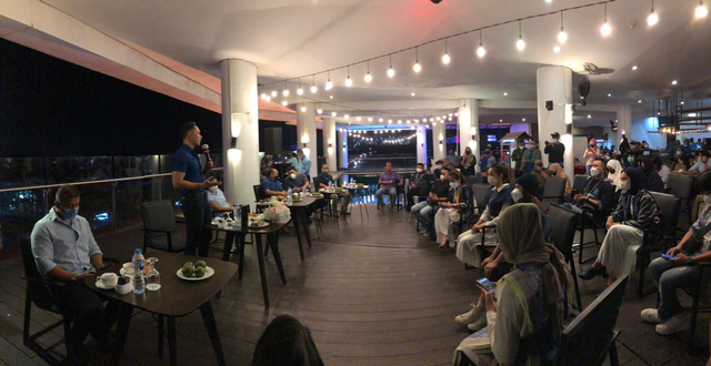 AHY saat bertemu dengan jurnalis dan pegiat media sosial. Foto: Leo Prima/Hi!Pontianak