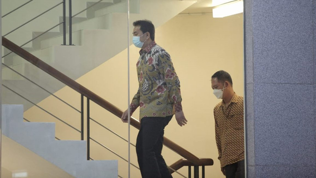 Wakil Ketua DPR RI Azis Syamsuddin tiba di Gedung KPK. Jakarta, Jumat (24/9).  Foto: Aditia Noviansyah/kumparan