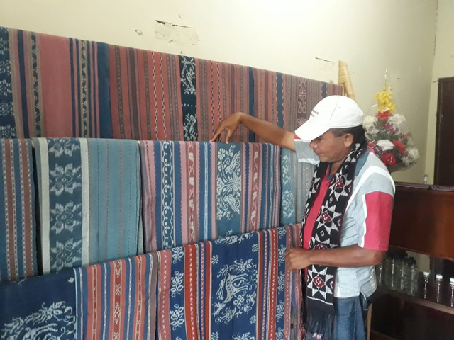 Pemilik Art Shop Galeri Gurun Meran, Ben Marianus. Foto : Istimewa