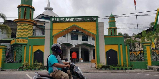 Masjid pertama yang didirikan oleh Sultan ke-9 Kesultanan Kutaringin, Sultan Imanudin di Pangkalan Bun. Sementara Masjid Tertua di Kotawaringin Barat yaitu Masjid Kyai Gede di Kotawaringin Lama. Foto: Lukman Hakim/InfoPBUN