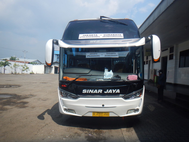 Uji Temperatur Oli Mesin, Bus Hino RN285 Digeber 1.518 Kilometer (254042)
