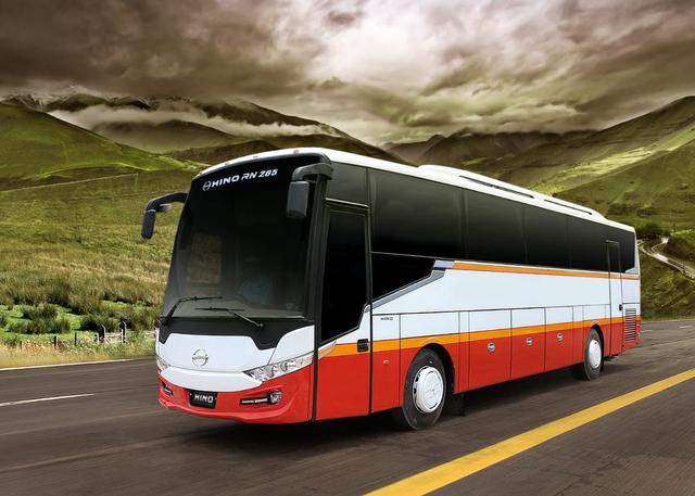 Uji Temperatur Oli Mesin, Bus Hino RN285 Digeber 1.518 Kilometer (254045)