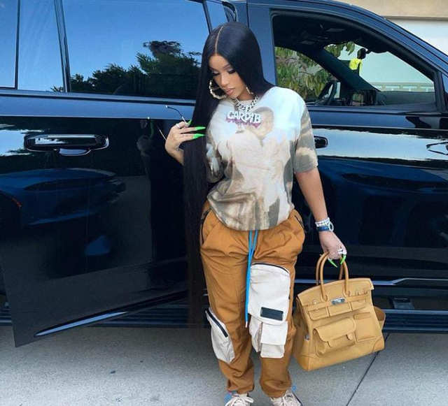 Kelakuan Crazy Rich Cardi B Bikin Geleng Kepala, Koleksi Mobil Mewah