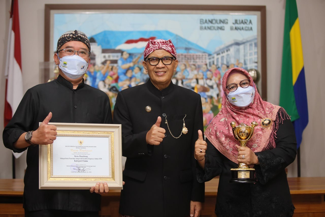 Pemkot Bandung Raih Anugerah Parahita Ekapraya 2021 Kriteria Utama