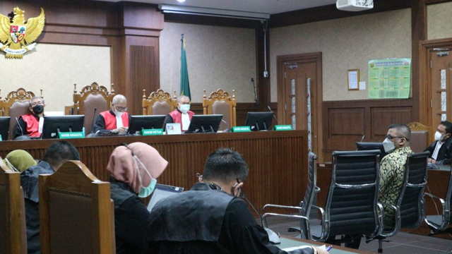 Ferdy Yuman selaku kerabat dari mantan Sekretaris Mahkamah Agung Nurhadi menjalani sidang tuntutan di Pengadilan Tipikor Jakarta, Senin (27/9/2021). Foto: ANTARA/Desca Lidya Natalia