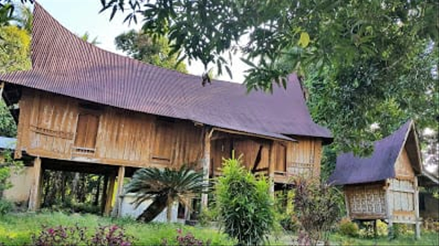 Rumah Lontiok, Rumah Adat Atap Lentik ala Nenek Moyang Kita yang Seorang Pelaut (65297)