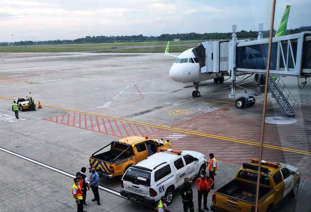 Bocah Buka Pintu Darurat, Pesawat Tujuan Jakarta-Batam Mendarat Darurat (62032)