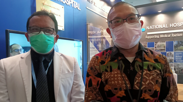 CEO National Hospital, Prof. Hananiel Prakasya Wijaya (kanan). Foto: Masruroh/Basra