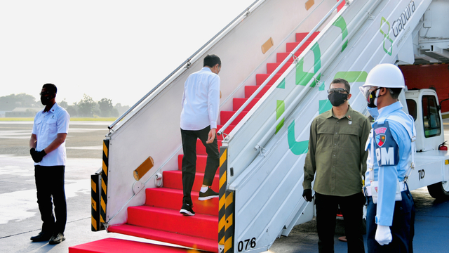 Jokowi Kunker ke Kalsel, Resmikan Pabrik Biodiesel hingga Tinjau Vaksinasi