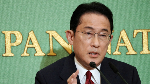 Mantan Menteri Luar Negeri Jepang Fumio Kishida. Foto:  Eugene Hoshiko/Pool via Reuters