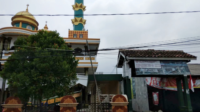 Masjid Nurul Yaqin di Kunciran, Tangerang, masjid yang sering didatangi Armand sang paranormal pemasang susuk. Foto: Dok. Istimewa