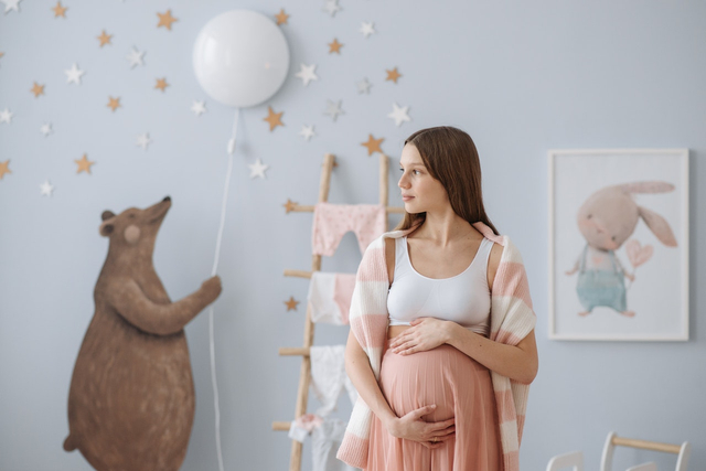 Ilustrasi ibu hamil. Foto oleh Pavel Danilyuk dari Pexels
