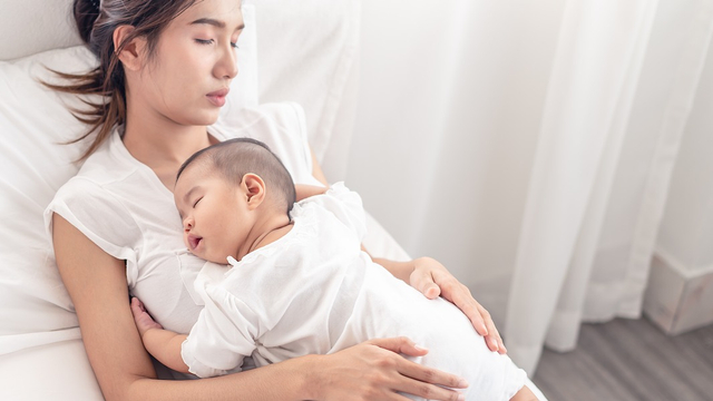 5 Tanda Ibu Alami Kelelahan dan Butuh Bantuan Foto: Shutterstock