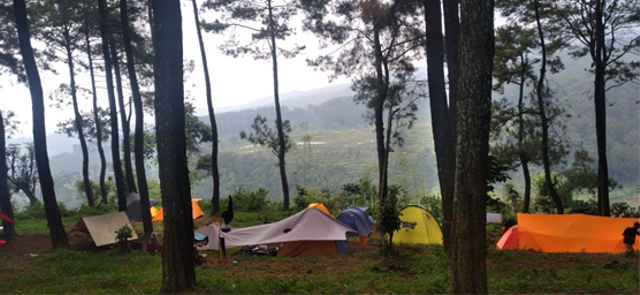 Wisata Berkemah Di Bukit Si Kabayan Kumparan Com