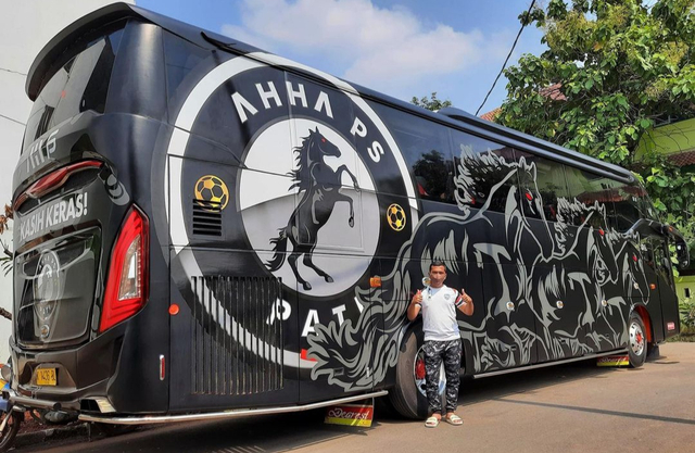 Bus klub AHHA PS Pati. Foto: dok. Instagram Putra Siregar