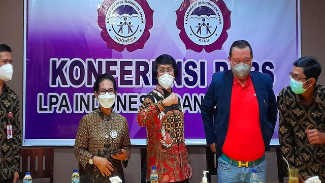 KETUA Umum Lembaga Perlindungan Anak Indonesia (LPAI), Seto Mulyadi atau akrab disapa dengan Kak Seto. (FOTO; SELASAR RIAU/LARAS OLIVIA)