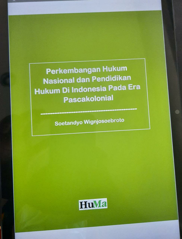 Resensi Buku: Pendidikan Hukum di Indonesia Pascakolonial