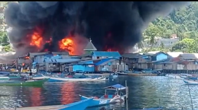 Kebakaran Hebat di Manokwari: 300 Rumah Terbakar, 1.327 Jiwa Mengungsi (47687)