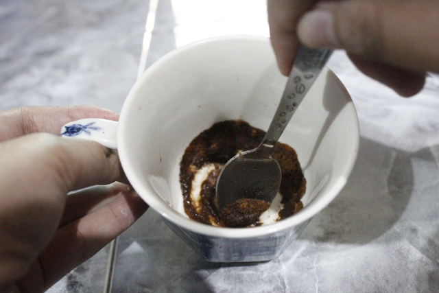 Kami Mencoba Trik Menyeduh Kopi Instan dengan Air Dingin, Benar Lebih Enak? (256277)