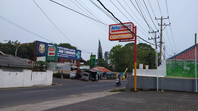 Lokasi minimarket yang dibobol pencuri.  | Foto: Bella Sardio/Lampung Geh