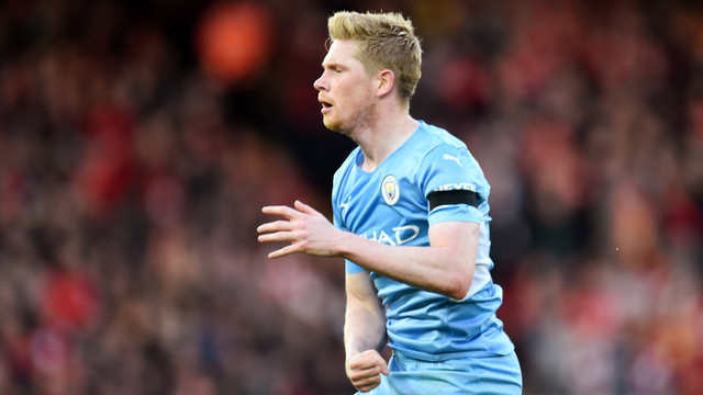 Selebrasi pemain Manchester City Kevin De Bruyne usai mencetak gol ke gawang Liverpool pada pertandingan lanjutan Liga Inggris di Anfield, Liverpool, Inggris.
 Foto: Peter Powell/REUTERS