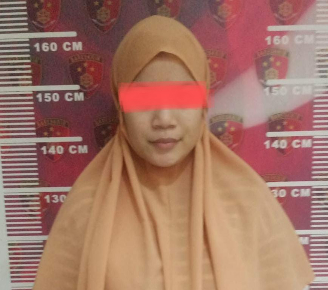 Olsa Saftika Rahmanda, seorang mahasisiwi di Palembang yang menjadi pelaku penipuan. (foto: istimewa)