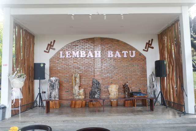 Tempat live musik di Lembah Batu Haritage. | Foto: Bella Sardio/ Lampung Geh