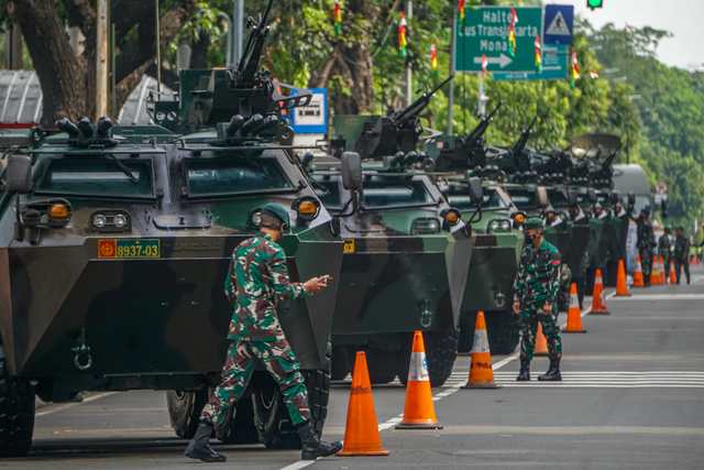 Pameran alat utama sistem persenjataan (alutsista) milik negara digelar di sekitar Istana Kepresidenan, Jakarta dalam rangka peringatan HUT ke-76 TNI. Foto: Iqbal Firdaus/kumparan