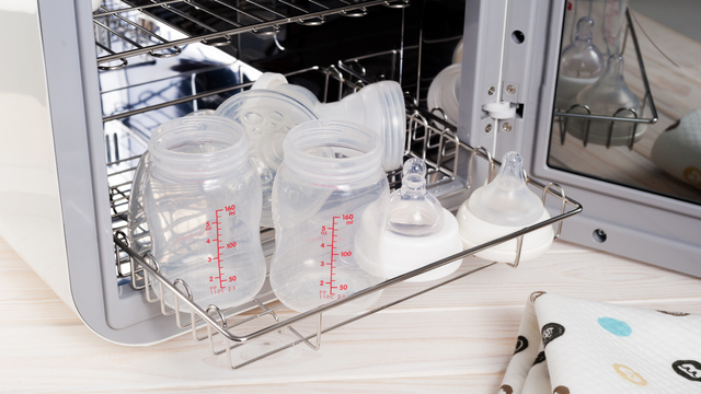 UV Sterilizer untuk Perlengkapan Bayi, Apakah Lebih Bagus? Foto: Shutterstock
