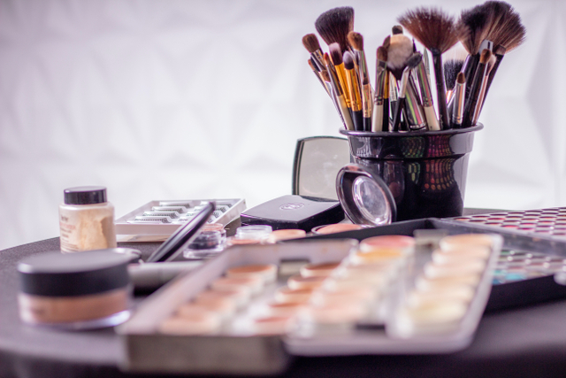 Ilustrasi Urutan Make Up yang Benar, Pemula Wajib Tahu! Foto: Pexels