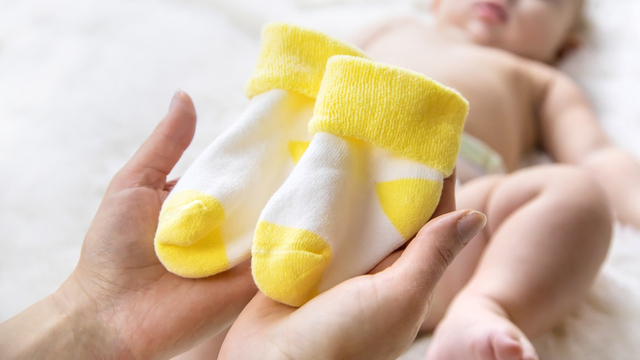 Pro Kontra Penggunaan Kaus Kaki Bayi. Foto: Shutterstock