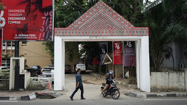 Foto: Sejumlah Kantor Pemerintahan di Sumsel Dihiasi Ornamen Tanjak (496087)