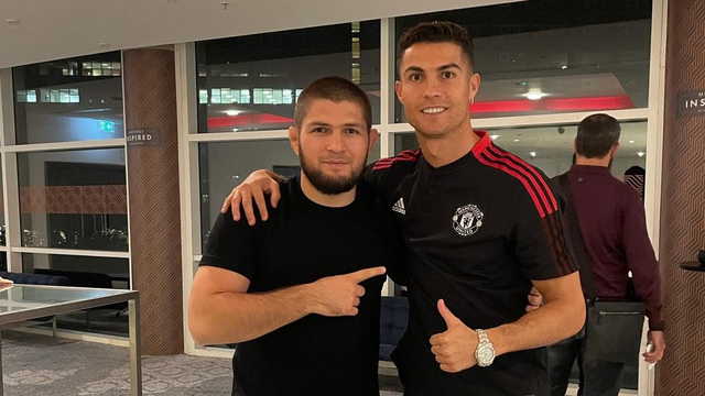 Khabib Nurmagomedov dan Cristiano Ronaldo. Foto: Twitter/@TeamKhabib