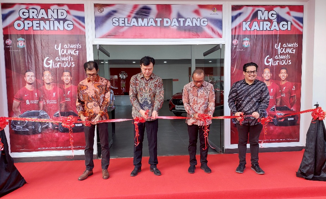 Grand Opening MG Kairagi Manado Sinar Galesong Automobil, yang berlokasi di Yos Sudarso, Kecamatan Paal 2.