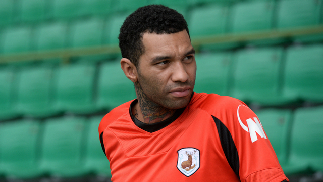 Mantan pemain sayap Arsenal dan Liverpool Jermaine Pennant menghadiri sesi latihan sepak bola untuk uji coba dengan Tampines Roversin Singapura. Foto: AFP