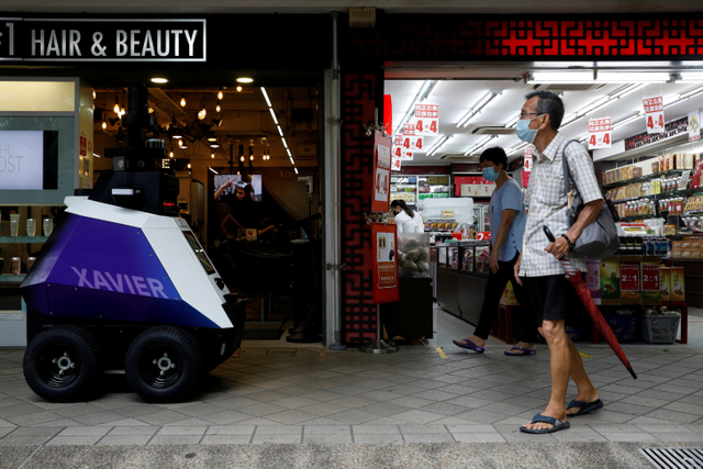 Singapura Luncurkan Robot Patroli untuk Awasi Perilaku Warga (8973)