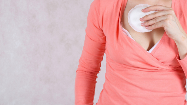 Breast pad ibu menyusui. Foto: Shutter Stock