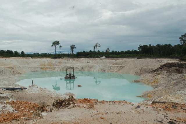 Salah satu perusahaan pertambang pasir di Kabupaten Lingga, Kepulauan Riau. Foto: Wjk/kumparan