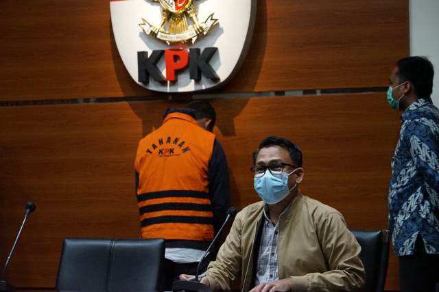 Penetapan tersangka suap DPRD Jambi dengan tersangka Paut Syakarin/KPK