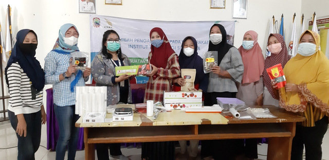 Dosen Itera Latih Pengemasan dan Pemasaran Produk UMKM di Desa Banding, Lampung (2)