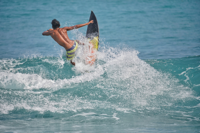 5 Destinasi Surfing Terbaik #DiIndonesiaAja untuk Pencinta Adrenalin (469602)