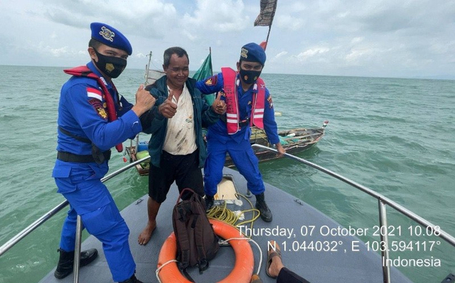 Satpolairud Polres Karimun berhasil menemukan nelayan hilang kontak (Foto:ist)