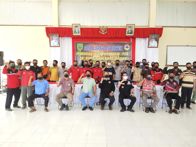 Gambar 1. Sosialisasi dan Bimtek PLTB dan Pengelolaan Bahan Bakaran Kecamatan Batu Putih (sumber: BPBD Kabupaten Berau, 2021)