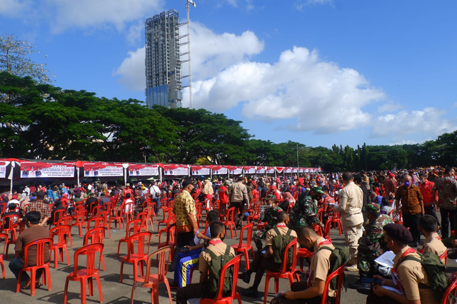 Ribuan Warga Bandar Lampung Datangi Gebyar Vaksinasi COVID-19 (3)