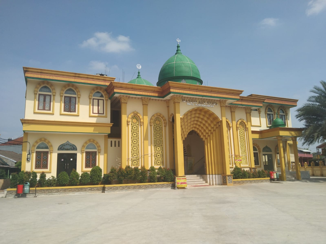 Masjid Asy Syifa, Masjid Bak Istana Yang Berdiri Megah Di Dalam ...