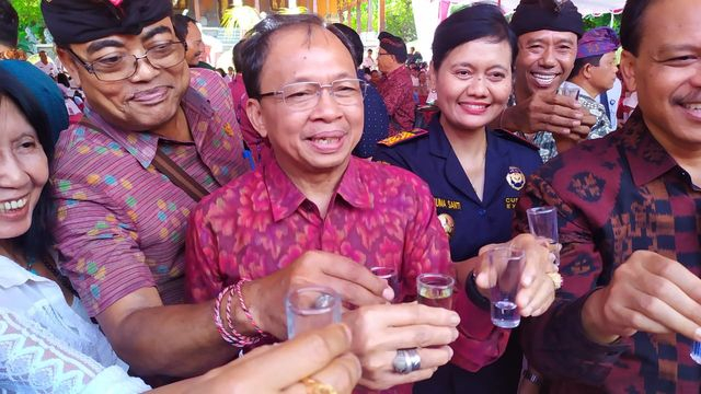 Gubernur Koster saat melaunching Pergub Arak Bali pada 29 Januari 2020- ACH