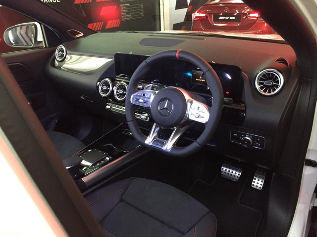 New Mercedes-AMG GLA 35 4MATIC rakitan Wanaherang Bogor. Foto: Muhammad Ikbal/kumparan